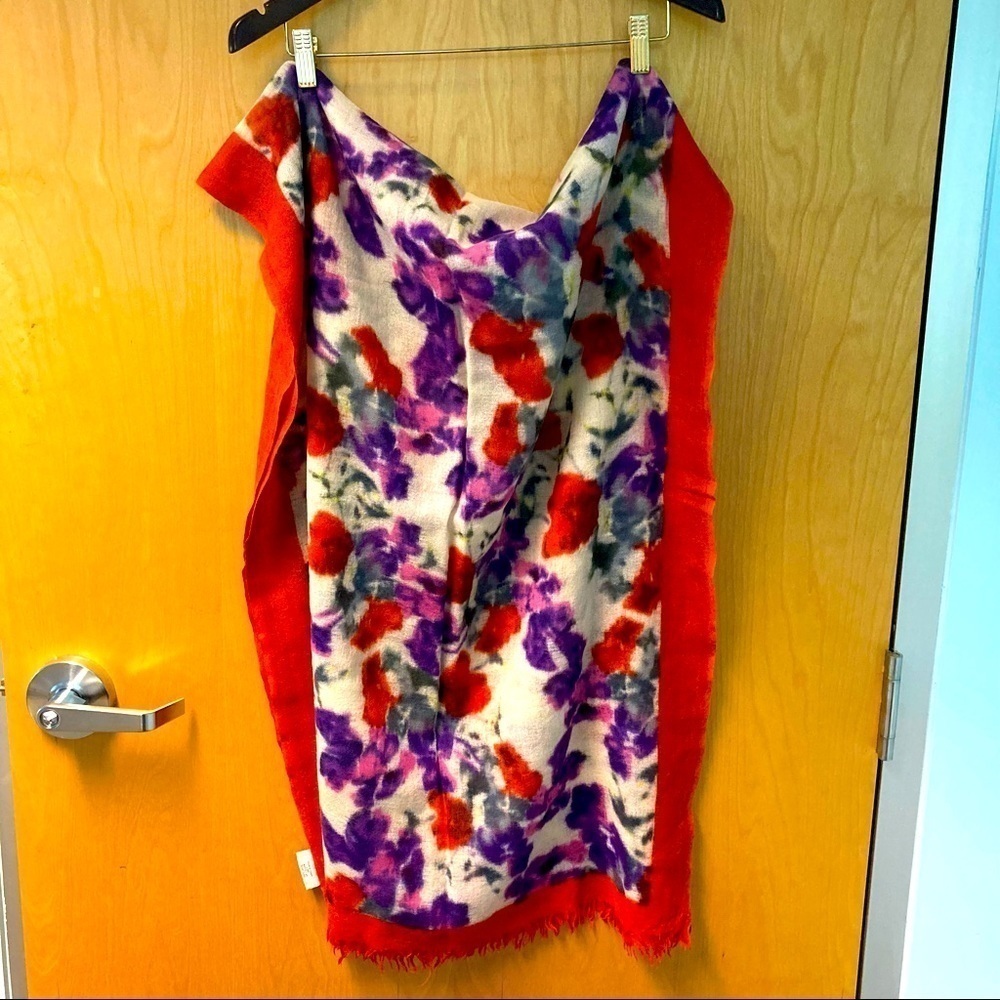 𝅺BYNDIA New York 100% Wool Floral  Scarf